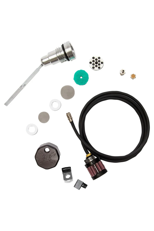 BAGAŻNIK OLEJU Z ODPOWIETRZEM CZARNY 06+TC