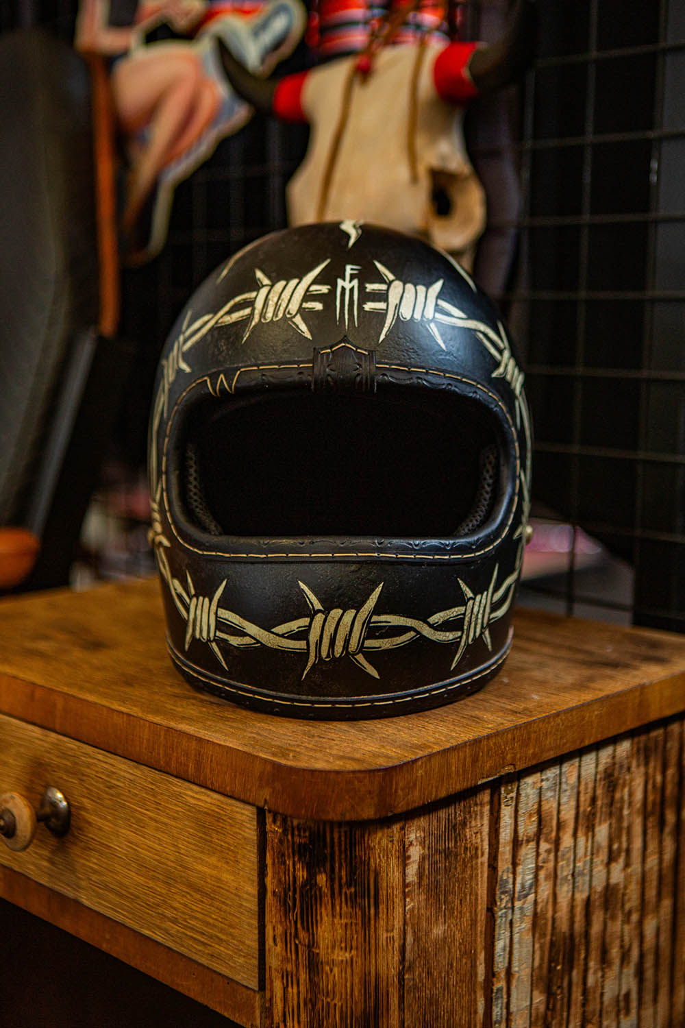 barbed wire painted motorcycle helmets Custom Helmet BARBED WIRE