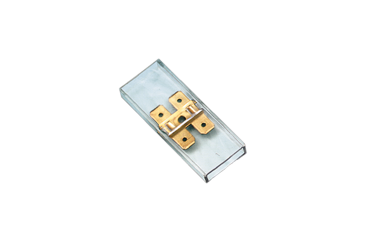 FLAT TERMINAL AND MULTIPLE FLAT CONNECTOR