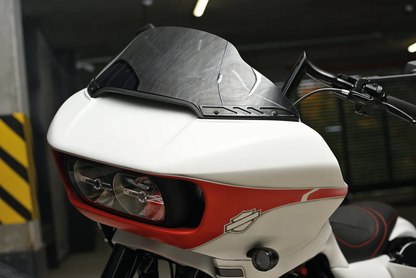 ROAD GLIDE WINDSCREEN TRIM BY TOMMY & SONS | Touring