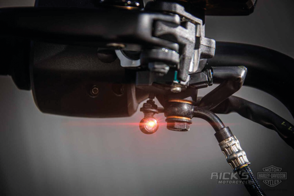 RICK'S HANDLEBAR CONTROL MOUNTED TURN SIGNALS FOR SPORTSTER S | RH Sportster